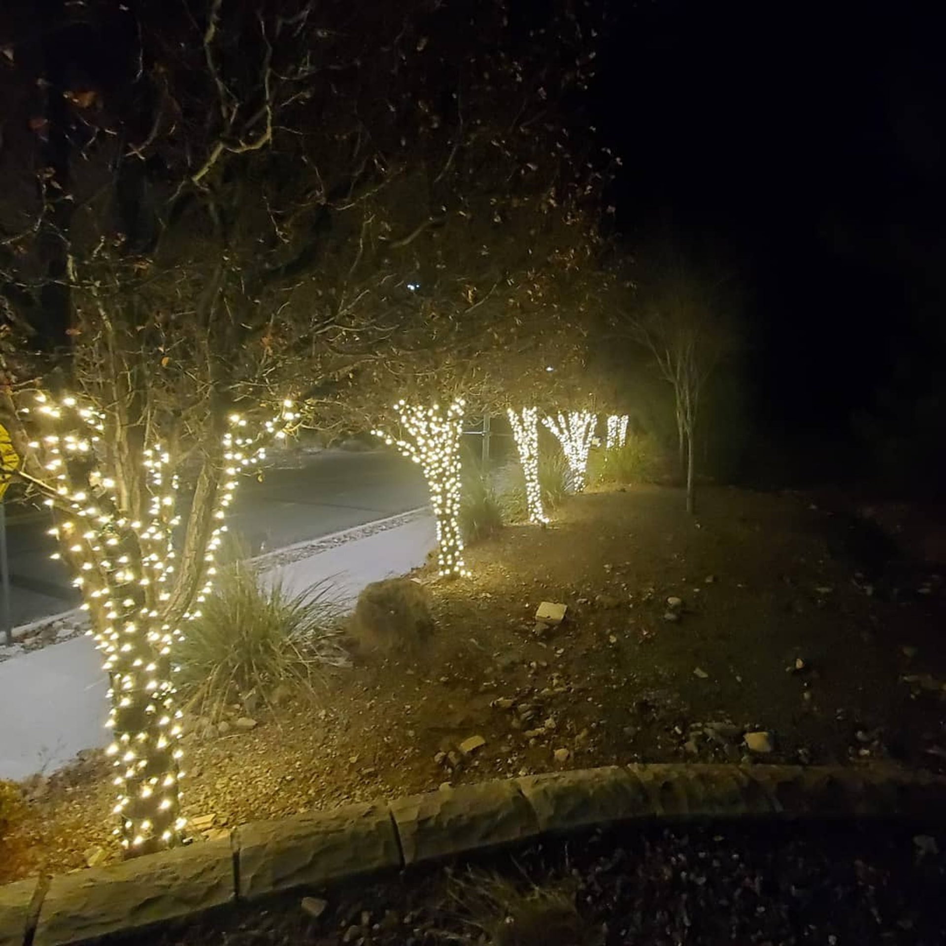 Home with clean white roofline lighting
